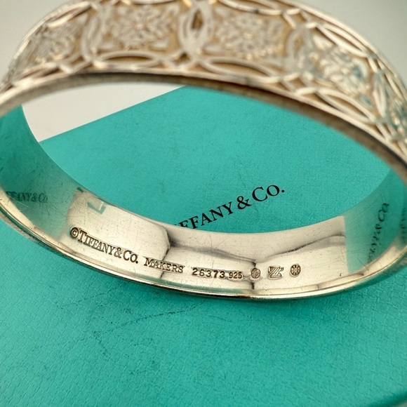 RARE Tiffany & Co. Wide Makers Celtic Bangle in Sterling Silver 62g - Picture 3 of 5